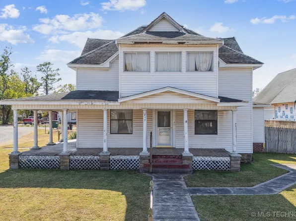 417 E 4th St, Claremore, OK 74017
