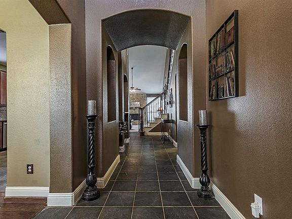 5th image of 2671 Waterway Dr