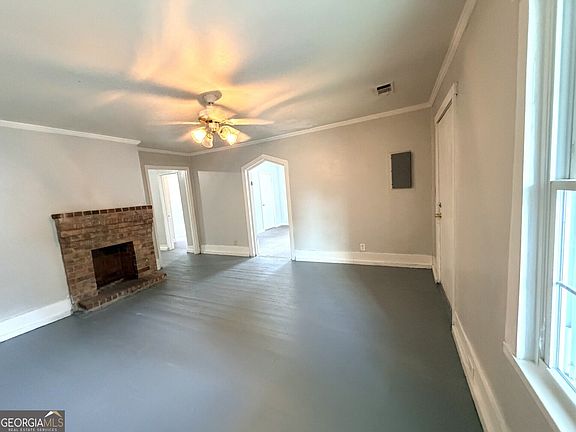 4th image of 23 Walker St
