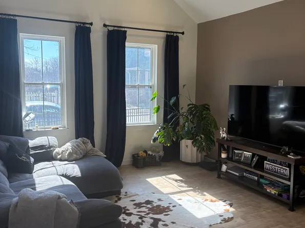 2802 York Ave, Cleveland, OH 44113