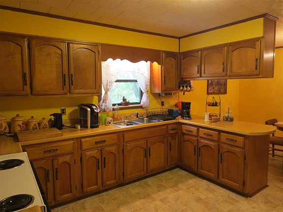 4th image of 1031 Roberts Ridge Rd