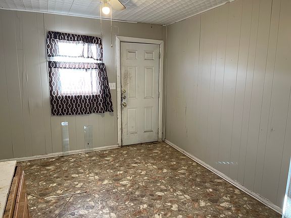 3rd image of 1307 N Hancock Ave