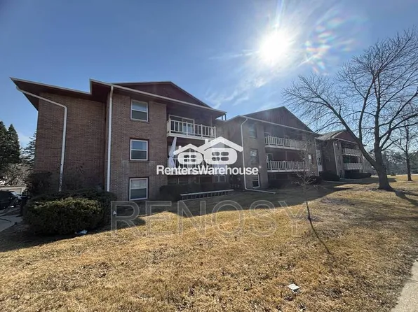 7815 Douglas Ave APT 102, Urbandale, IA 50322