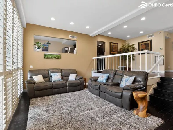 2 Escapade Ct, Newport Beach, CA 92663