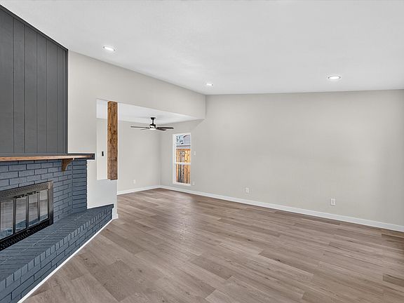 5th image of 3045 Villa Sur Trl