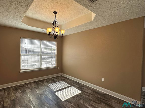 4th image of 2131 Mockingbird Ln