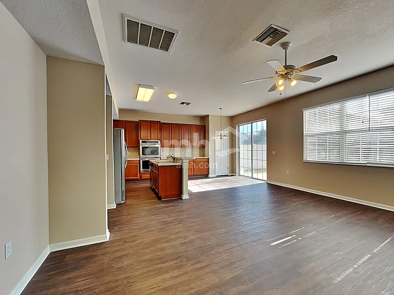 10402 Boyette Creek Blvd — Photo 3