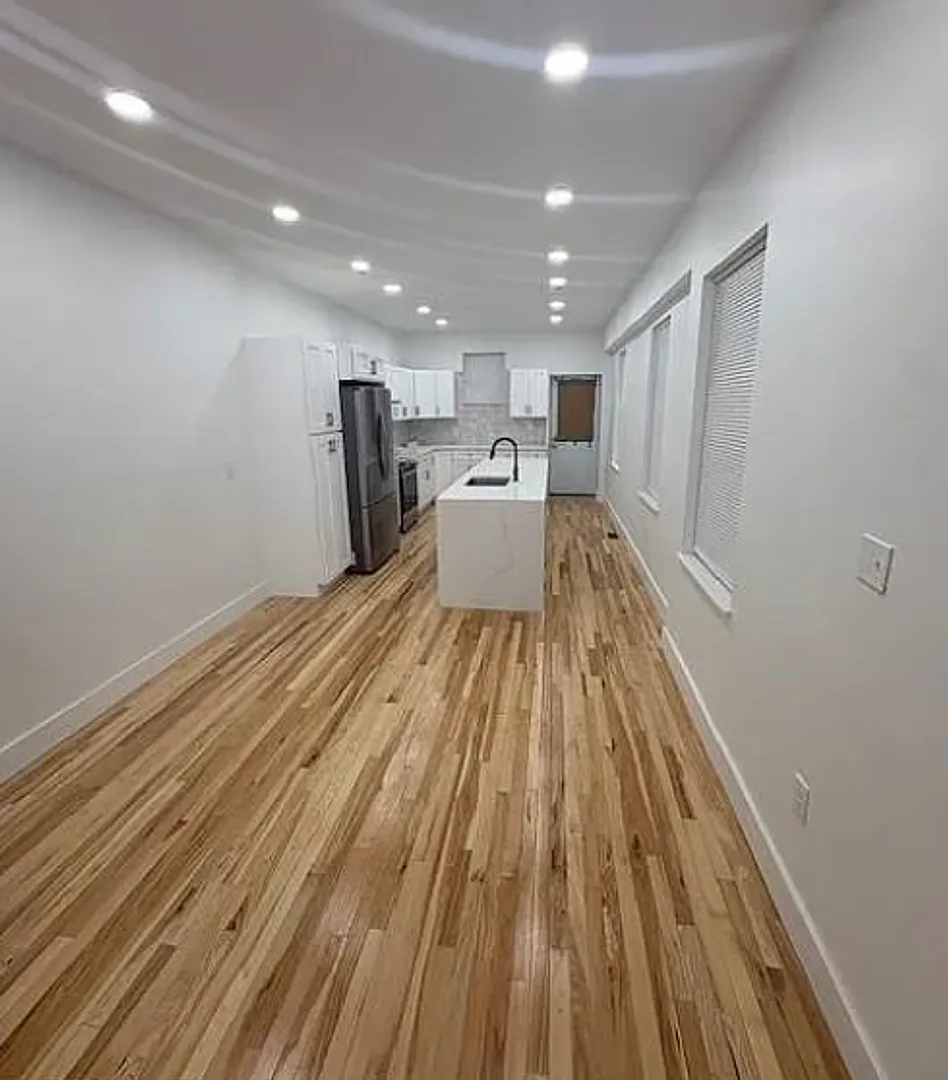 Newly Renovated Home in Brewerytown — Photo 3