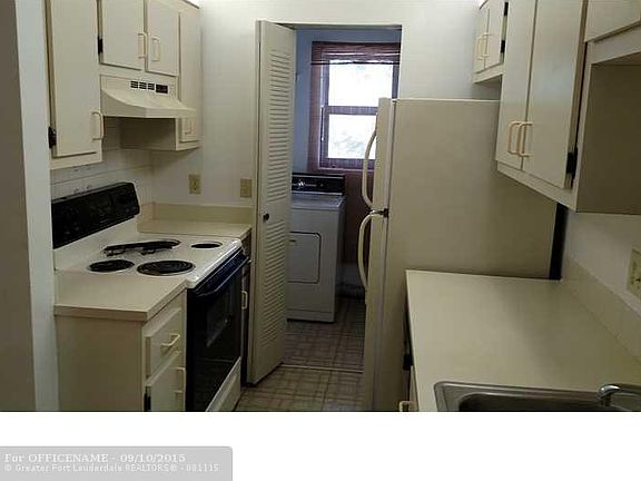5th image of 2911 NE 8th Ter APT 204