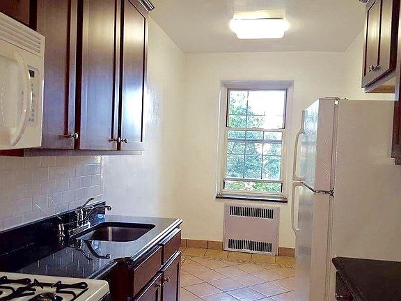 4th image of 3457 82nd St APT 5H