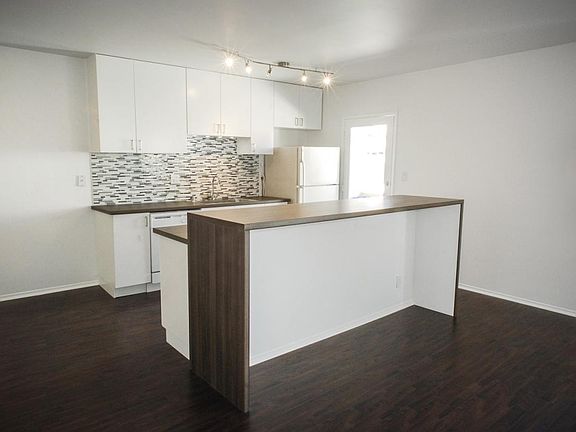 3rd image of 5330 Zelzah Ave APT 10