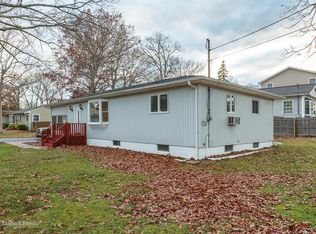 62 Beech St, Lake Grove, NY 11755