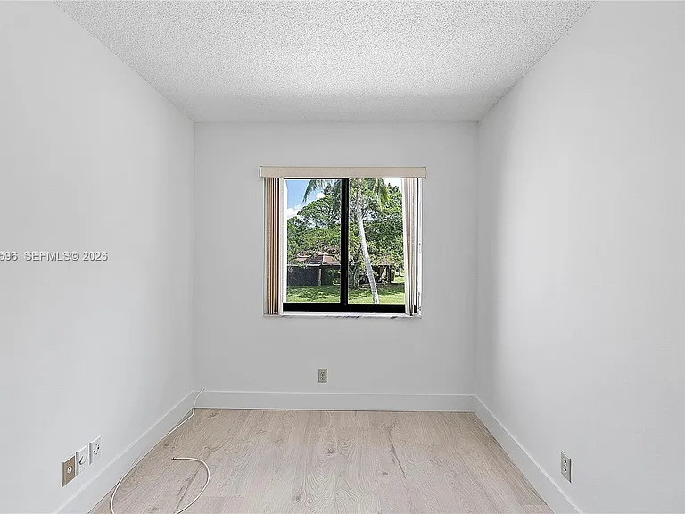 398 Fern Dr #10-6 — Photo 34