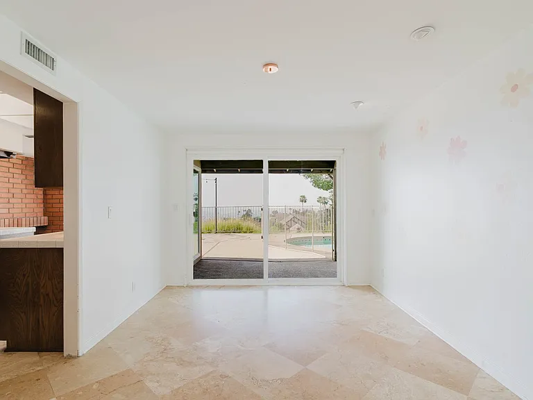 906 Whitehaven Ter — Photo 14
