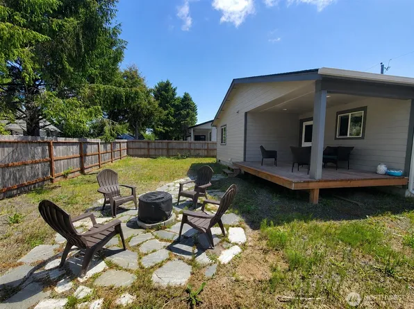 168 N Narwhal Loop NW, Ocean Shores, WA 98569