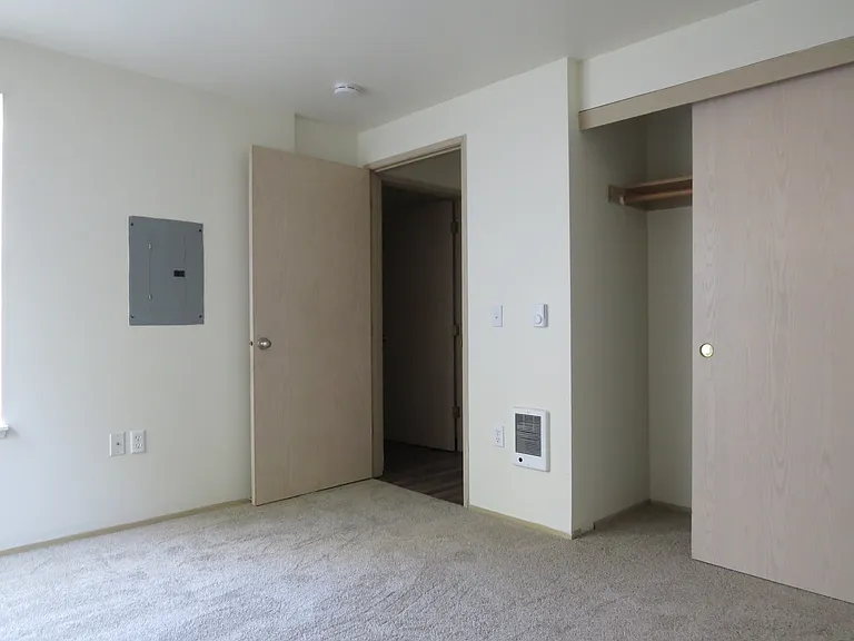 Chehalem Creek Apartments — Photo 14
