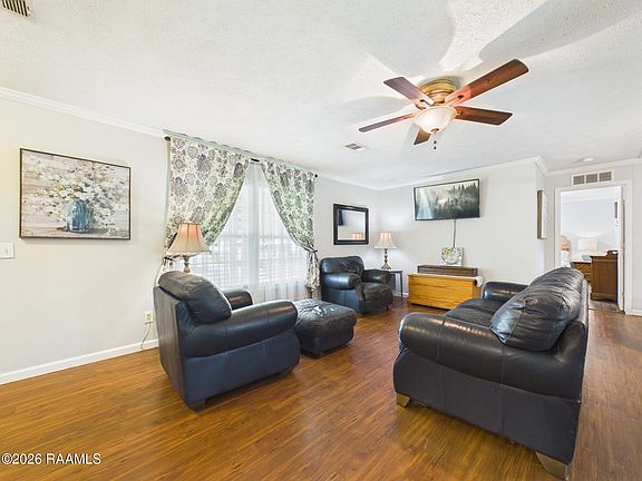 3rd image of 1056 Vieux Jacquet Rd