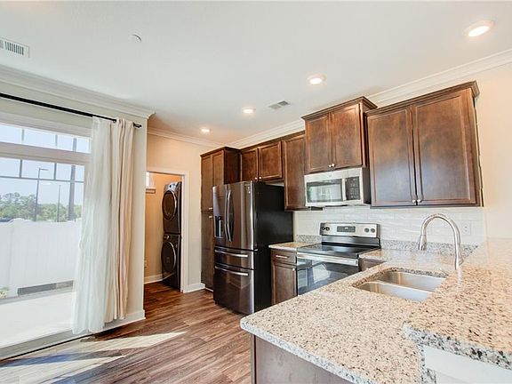 5th image of 609 Fishers Ct