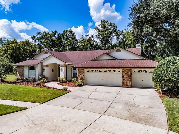 5th image of 507 Surrey Ln