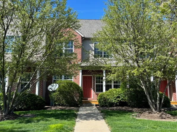 637 Stonegate Dr #Co, Sycamore, IL 60178