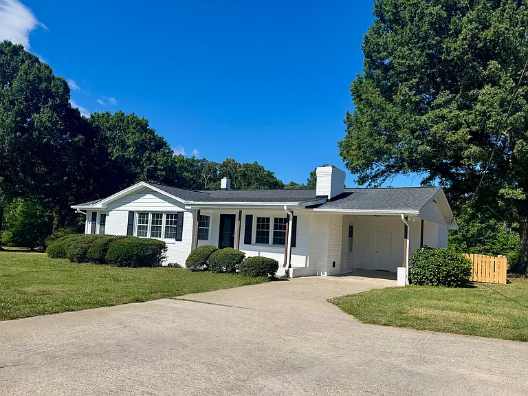 3939 Lewiston Rd — Photo 1
