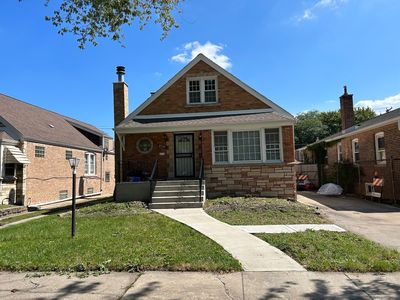 8739 S Clyde Ave, Chicago, IL, 60617