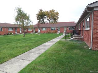 20982 Hunt Dr, Roseville, MI 48066