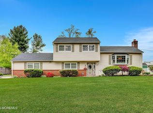 13 Winston Dr, Middletown, NJ 07748