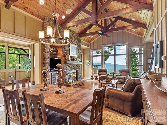 3rd image of 47 Creekside Way