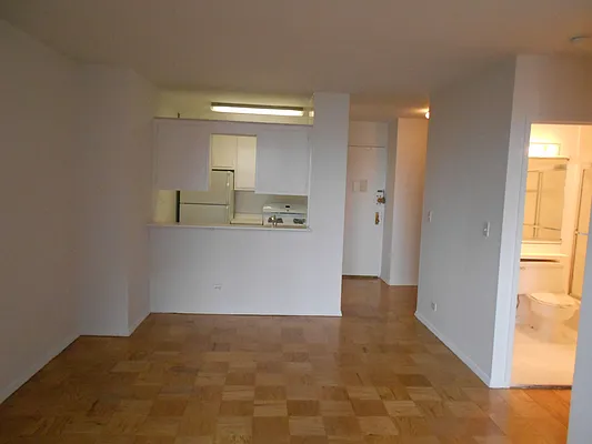 Rented by Carlyle Property Management | media 2