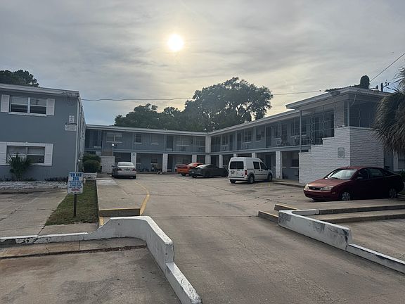 3rd image of 1110 Caliente Dr #C062a5e9b