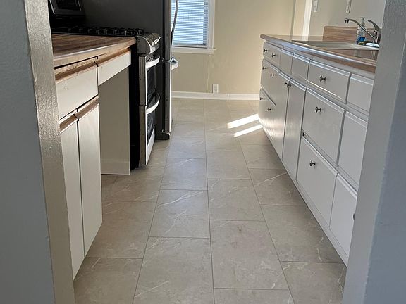3rd image of 3206 N El Vista Ave