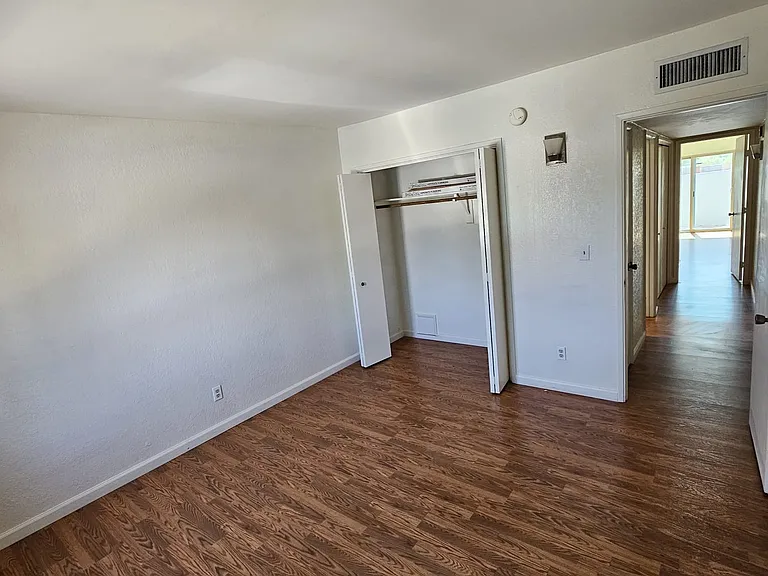 3453 N Richland Dr — Photo 16