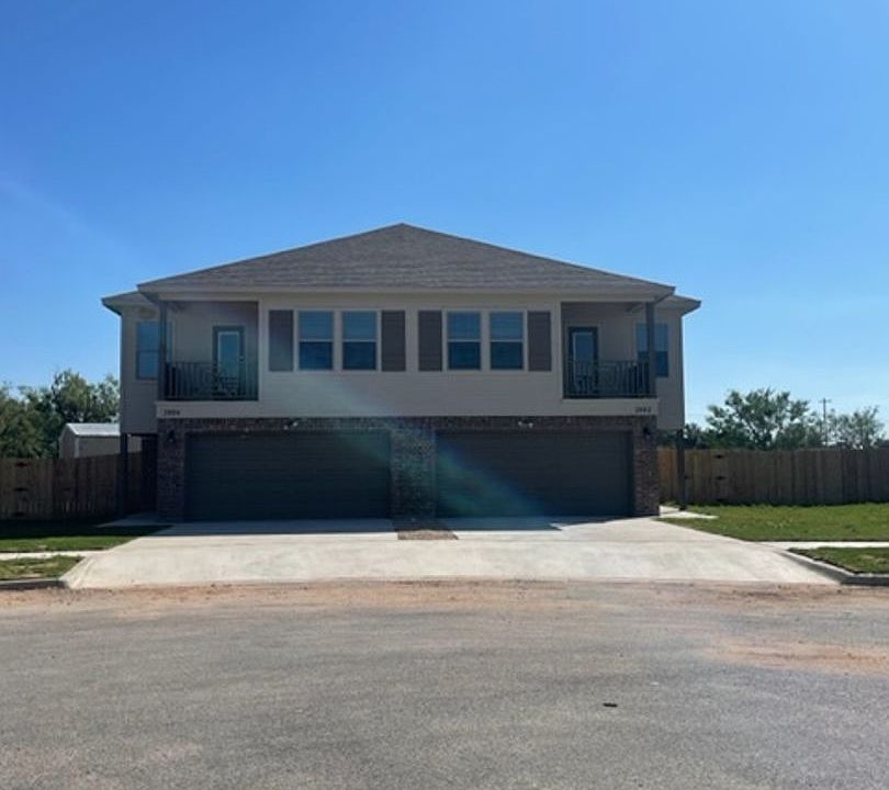1st image of 2884 Melissa Ln