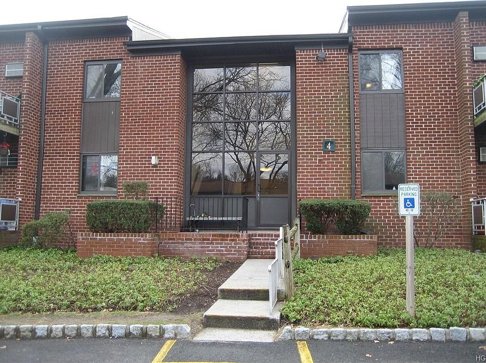 1st image of 4 Charles Ln APT 1A