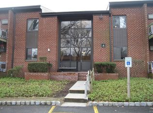 4 Charles Ln APT 1A, Pomona, NY 10970