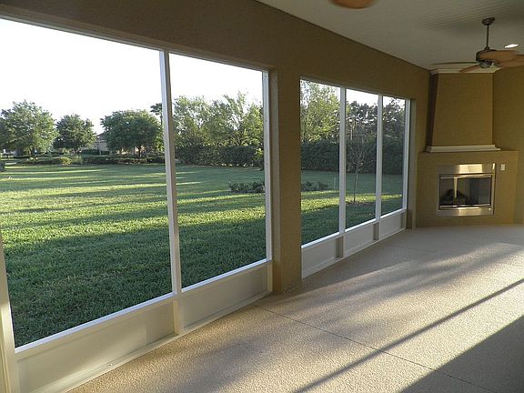 Screened L-shaped Lanai