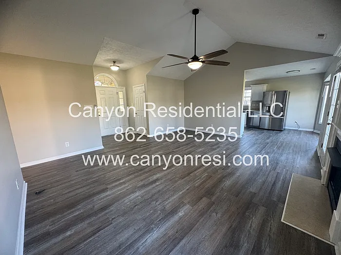 109 Hayes Ct — Photo 11