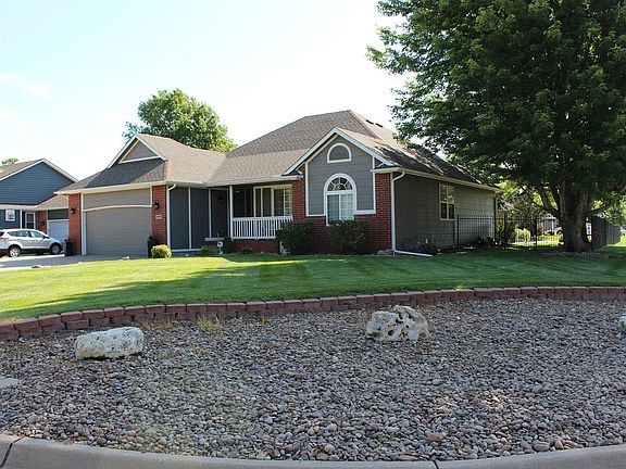 2nd image of 1410 Chelle Ct