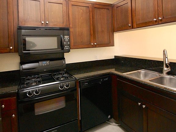 2nd image of 1348 N Sierra Bonita Ave #5
