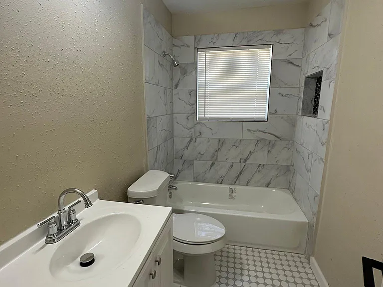 5325 Sussex Ave — Photo 6