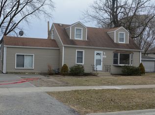4911 W 84th Pl, Burbank, IL 60459