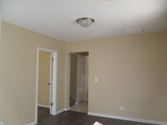 3rd image of 4416 W Wilson Ave #2