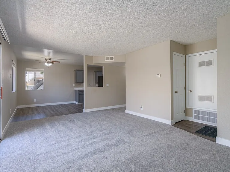 Autumn Run Apartments — Photo 11