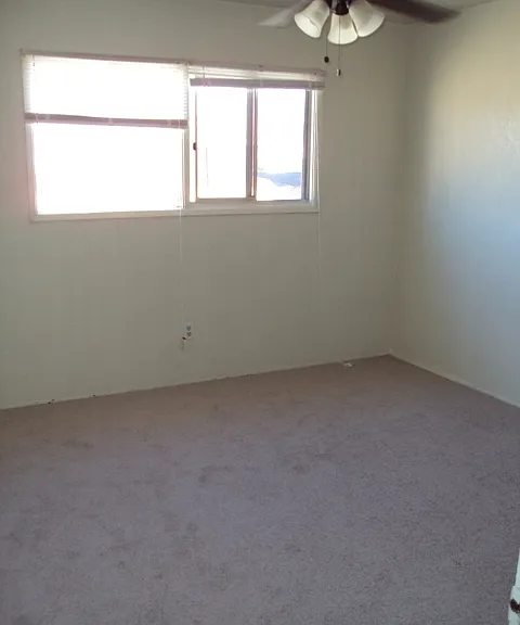 4419-4421 Winona Ave — Photo 7