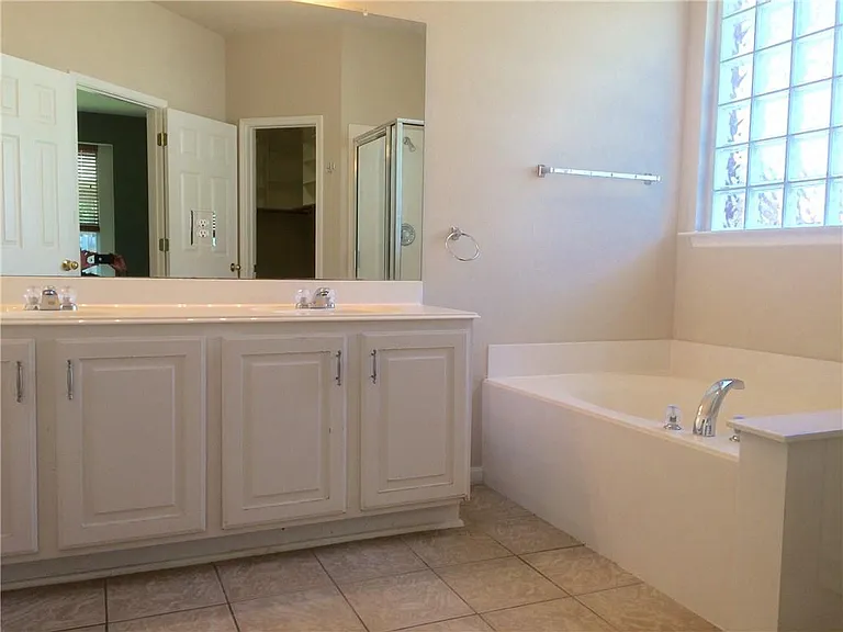 15409 Fisher Island Dr — Photo 6