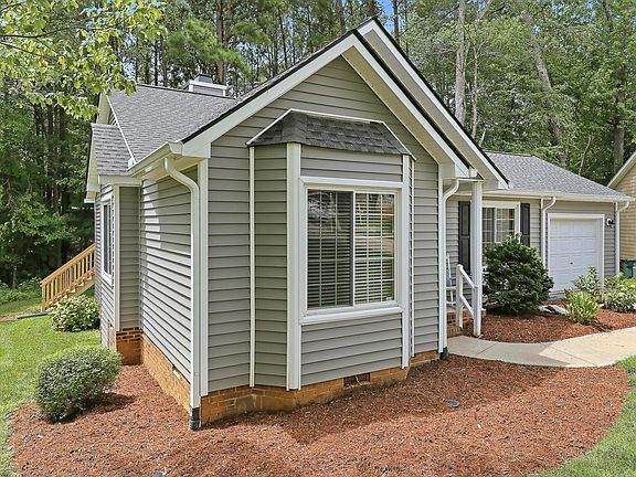 3rd image of 306 Wax Myrtle Ct