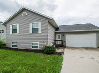 102 Kleopfer Ave, Riverside, IA 52327