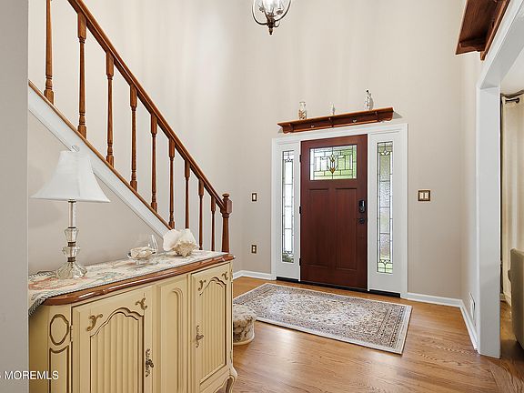 4th image of 92 Meadow Drive