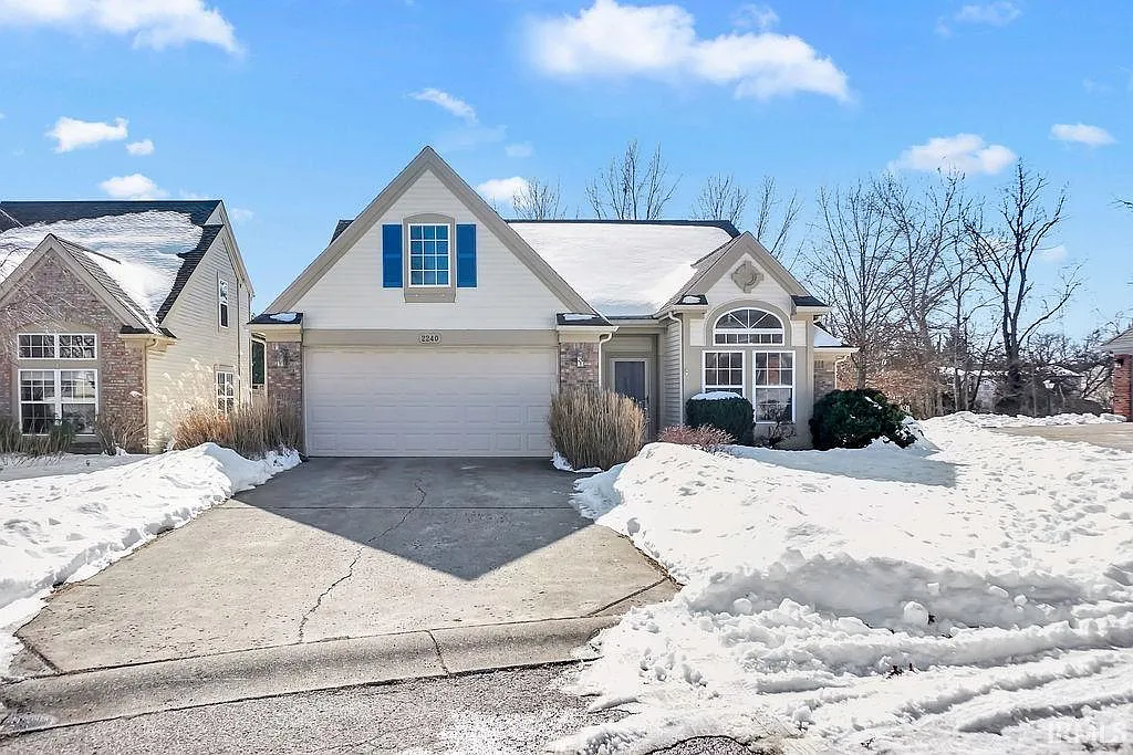 2240 S Bent Tree Dr photo 1